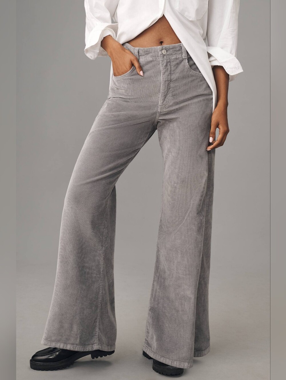 NWT Pilcro The Adi Mid-Rise Frayed Relaxed Flare Pants Corduroy Edition Size 28